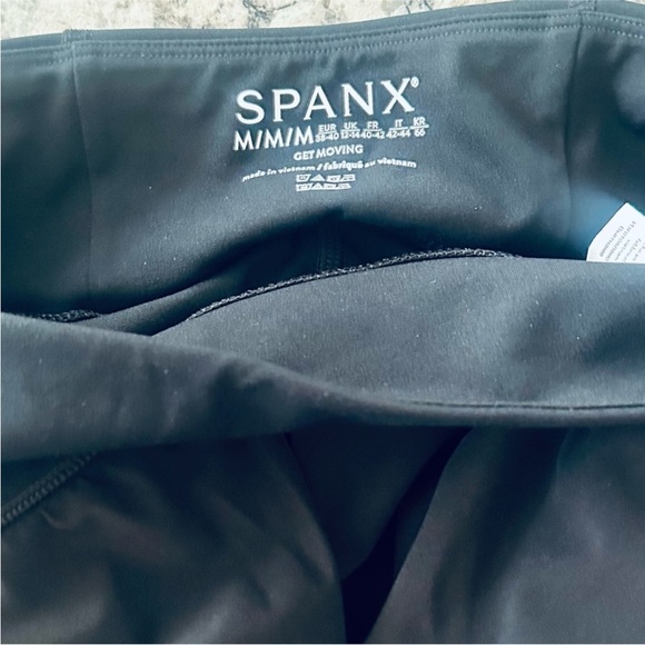 2 for 1 - SPANX Get Moving Skort 🤾🏻‍♀️🏌🏻‍♀️ - Picture 9 of 9